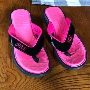 Womens Fila flip flops